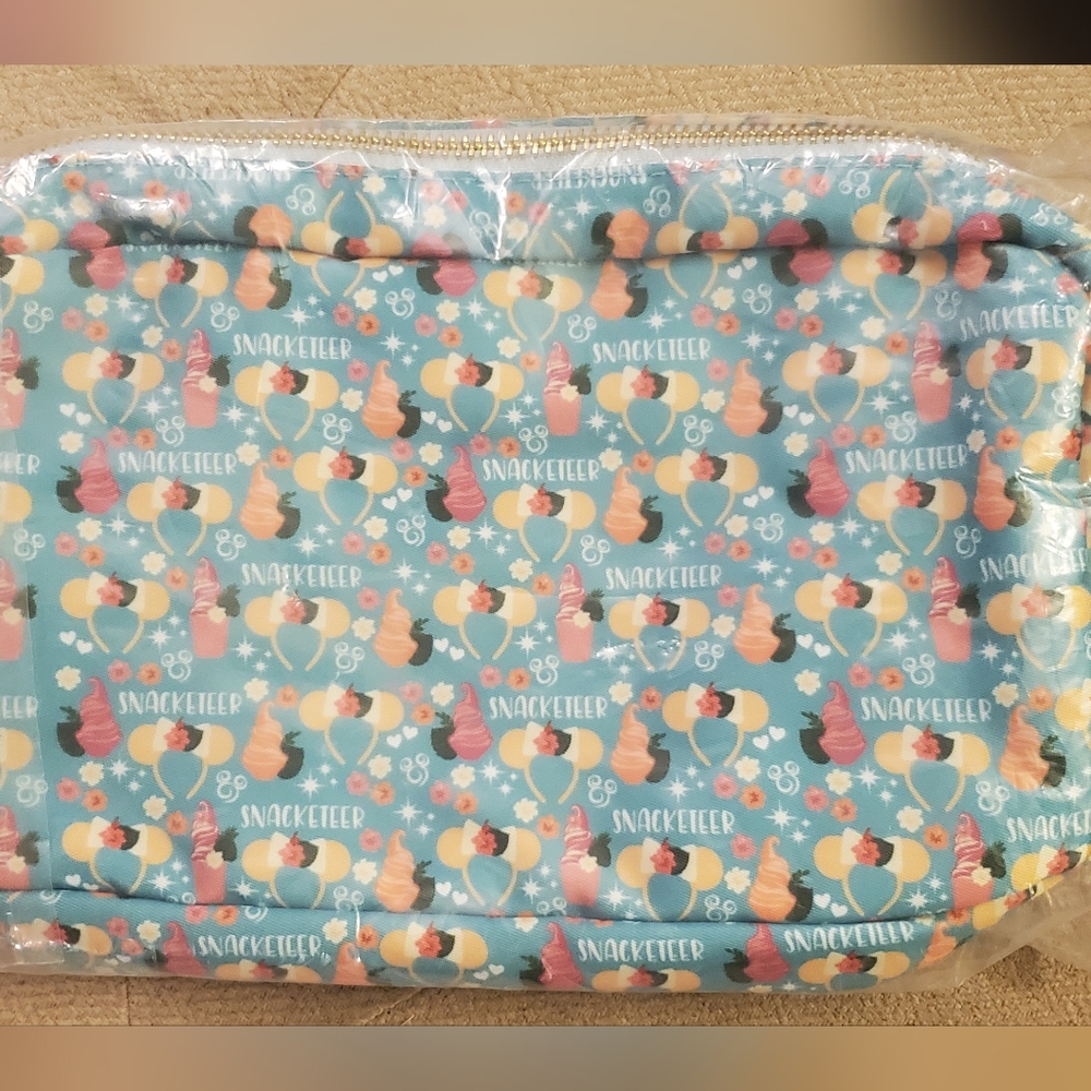 NWT Disney Themed Cosmetic Bag